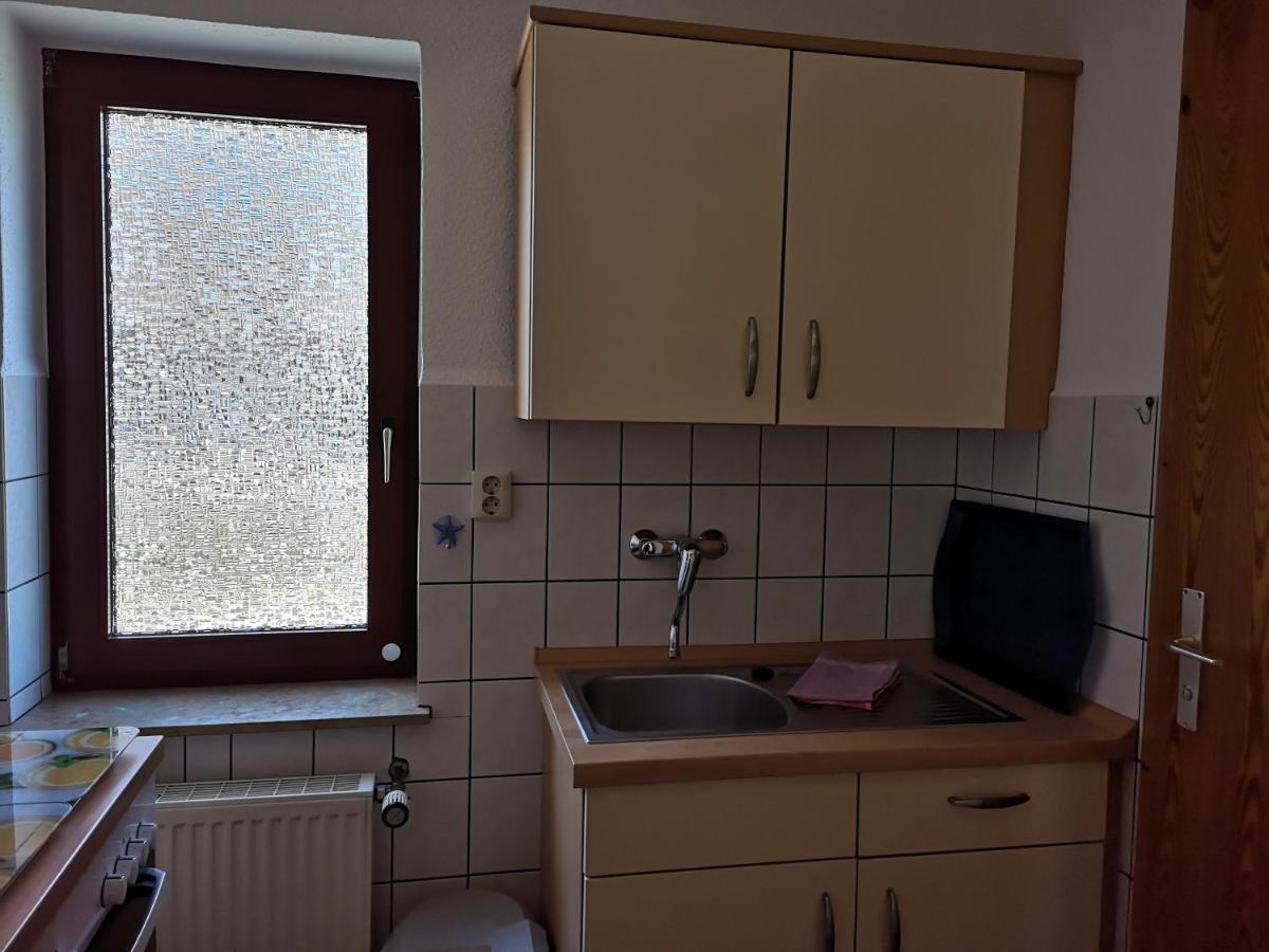 Ferienwohnung Gästehaus Looks Thiessow Exterior foto