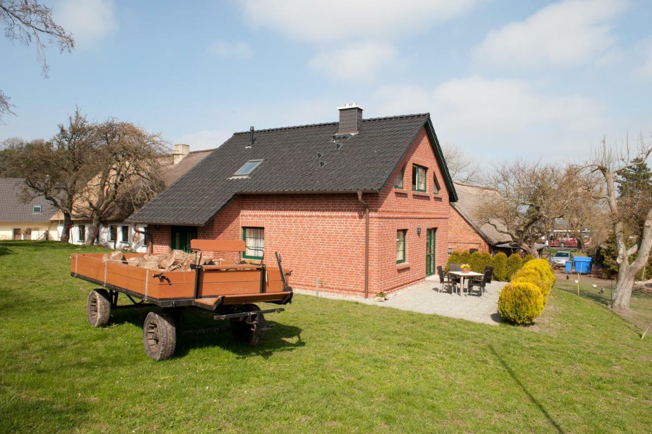 Ferienwohnung Gästehaus Looks Thiessow Exterior foto